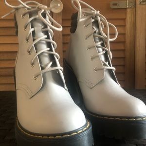 Doc Marten Averil Boot Heels (Alpaca color)